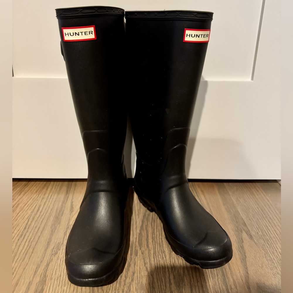 LIKE NEW Hunter Huntress Boots - Black